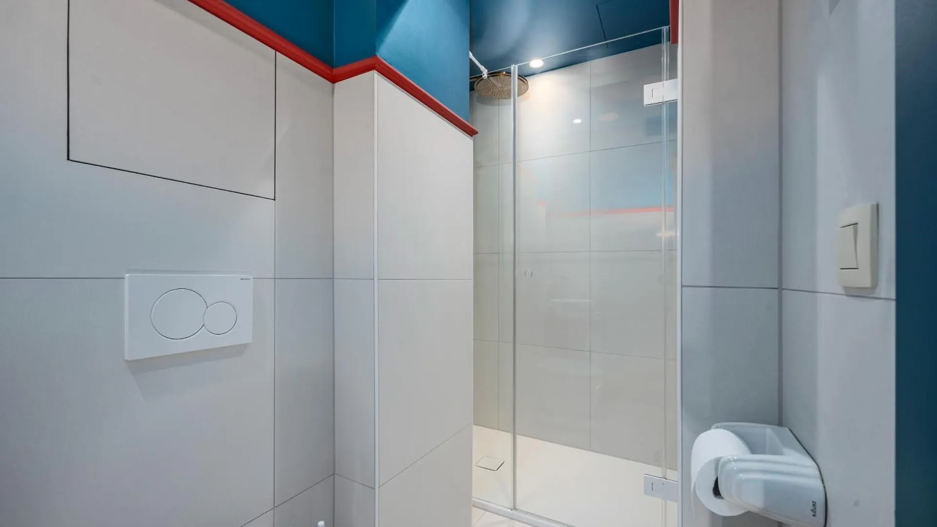 The Queen'S Twelve By Romy&Travis Brugge Aparthotel