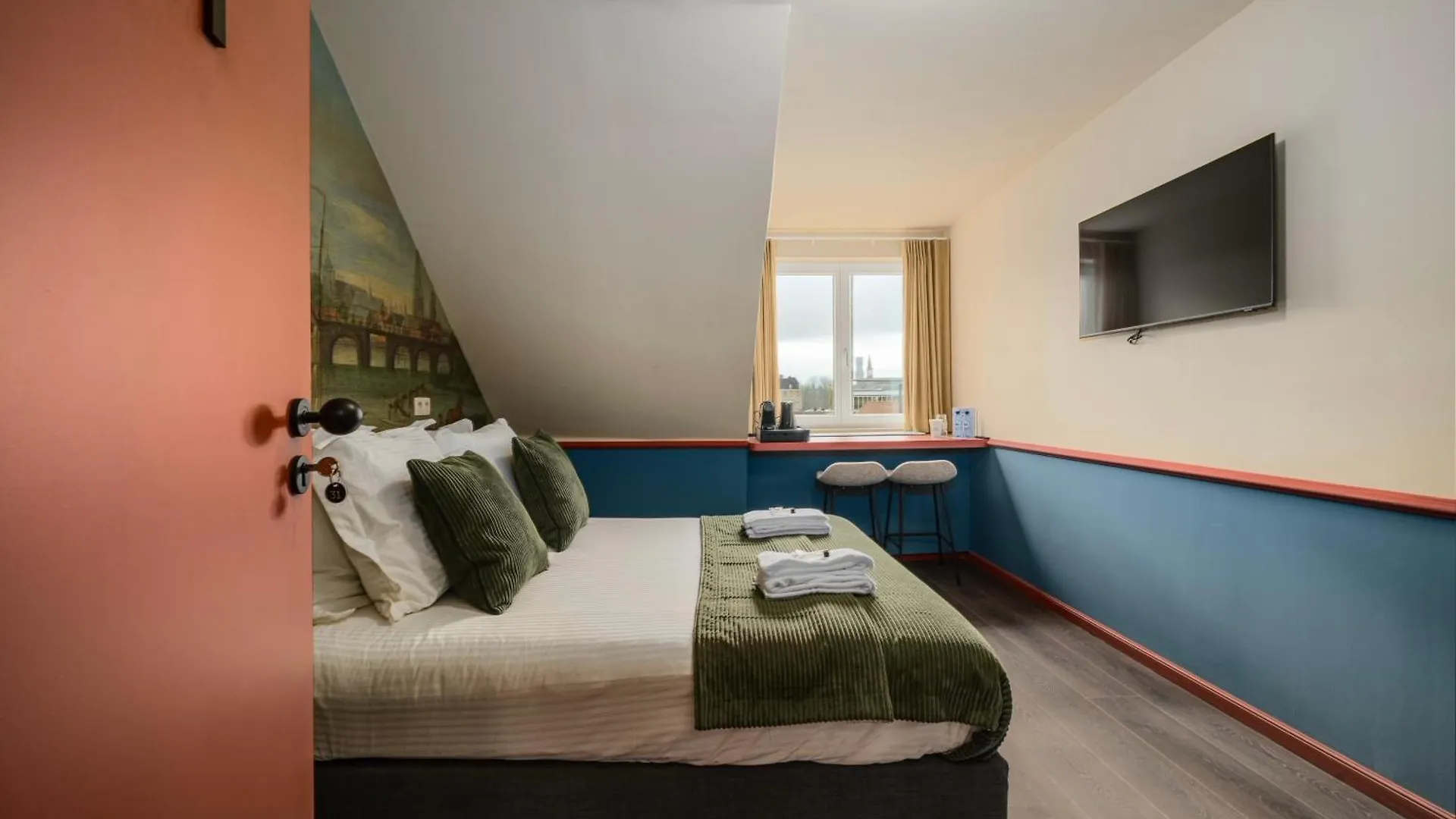 The Queen'S Twelve By Romy&Travis Brügge Aparthotel