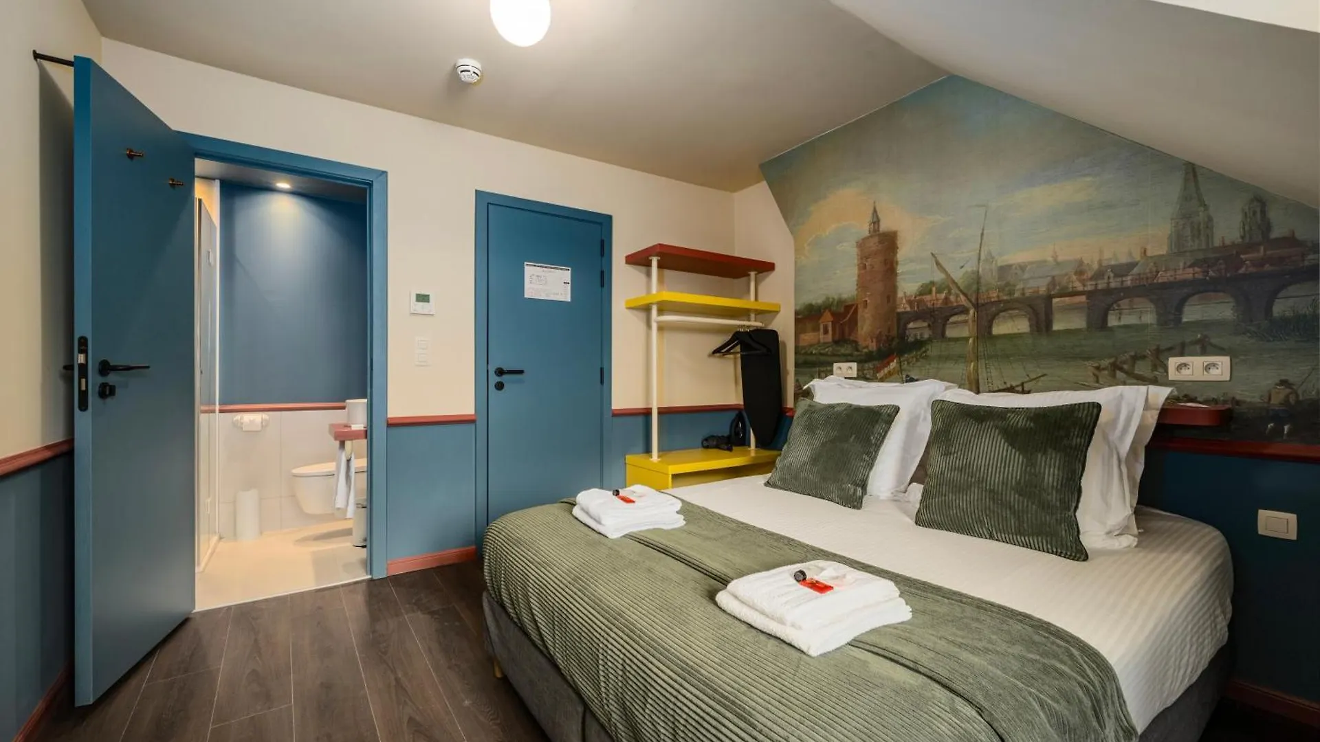 Aparthotel The Queen'S Twelve By Romy&Travis Brügge Belgien