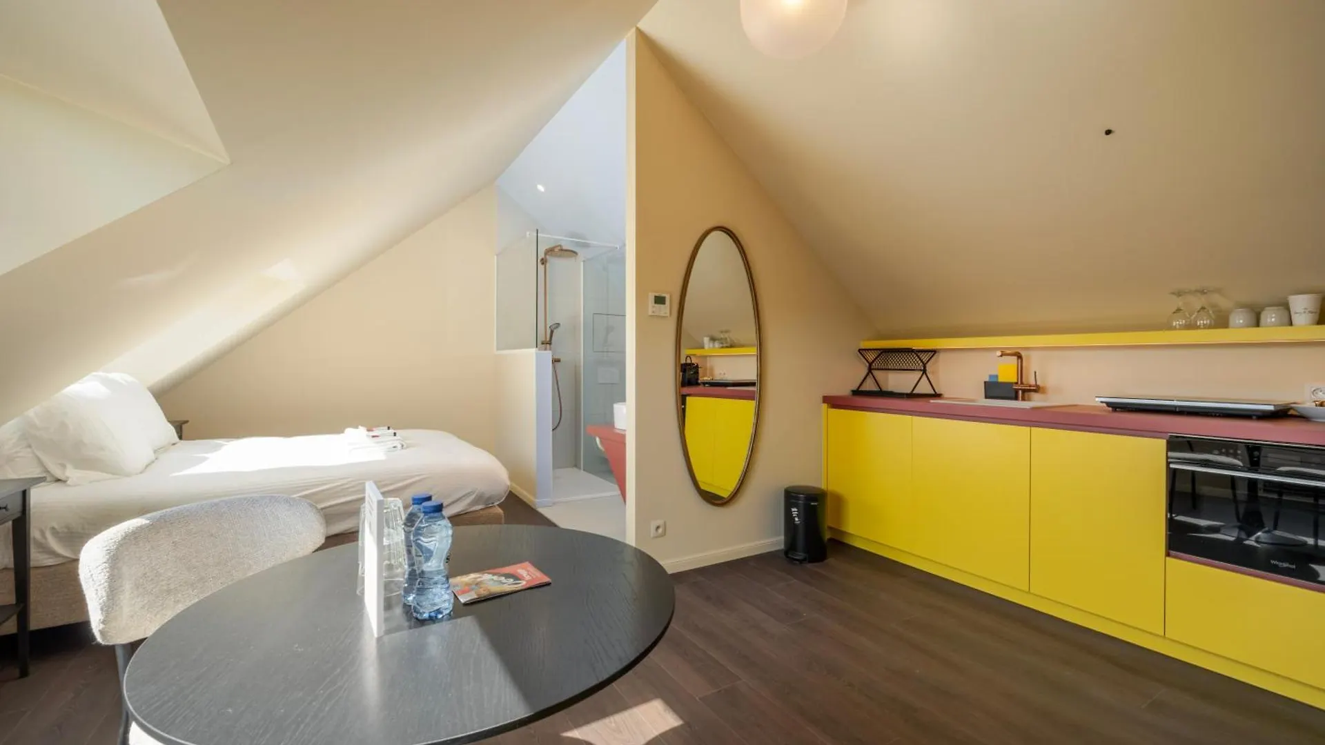 Aparthotel The Queen'S Twelve By Romy&Travis Bruges Belgium