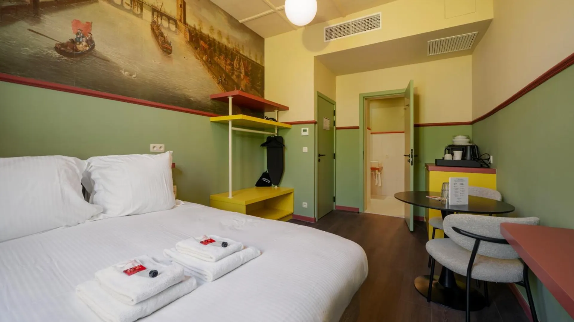 Aparthotel The Queen'S Twelve By Romy&Travis Bruges
